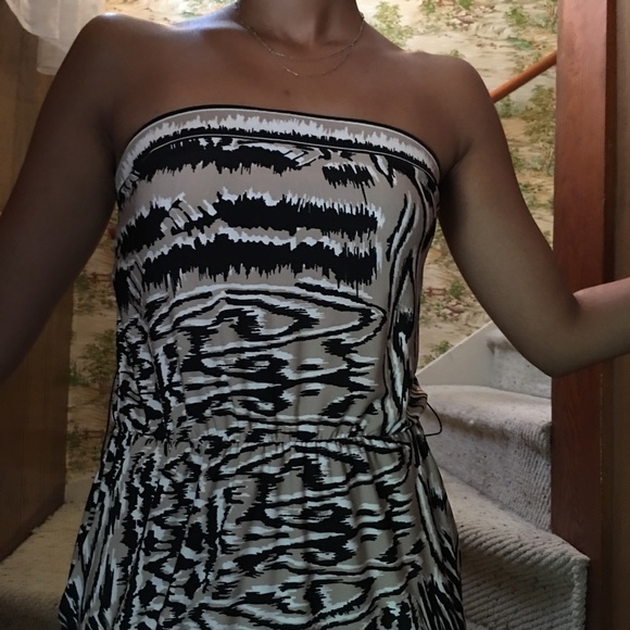 Strapless BCBG Dress 🏝 - Picture 3 of 4